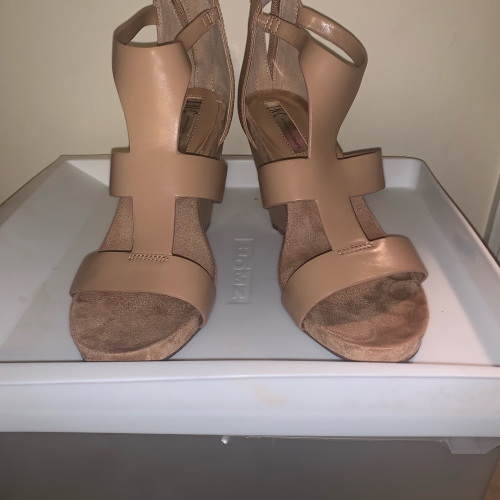 Women’s wedge sandals